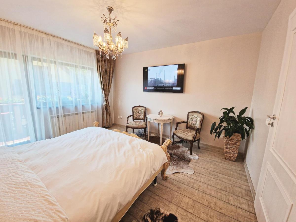 Amor Tirol Busteni (Adults Only) Bagian luar foto