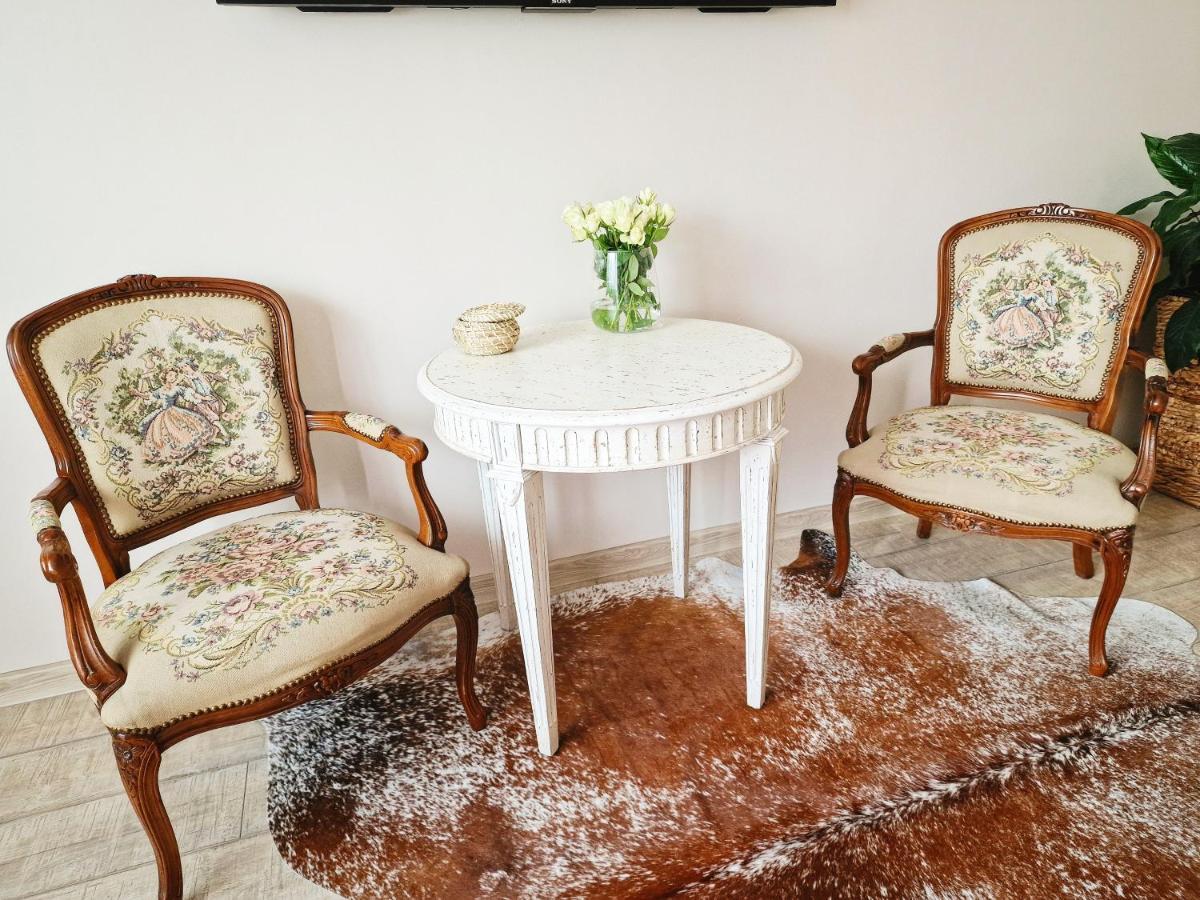 Amor Tirol Busteni (Adults Only) Bagian luar foto